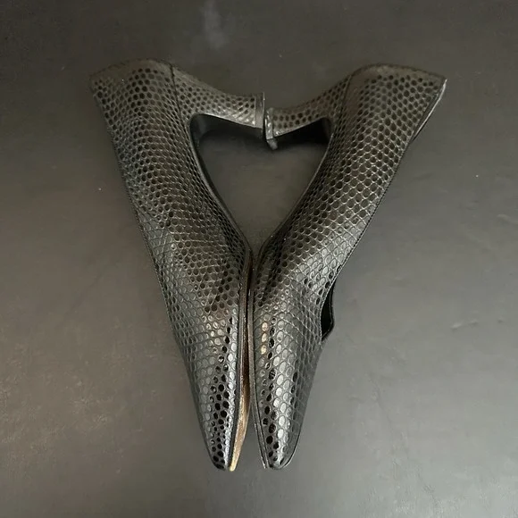 Vtg Stuart Weitzman Black Snakeskin Heel Pointed Toe Pumps Heels 8.5 B Designer - Picture 8 of 11